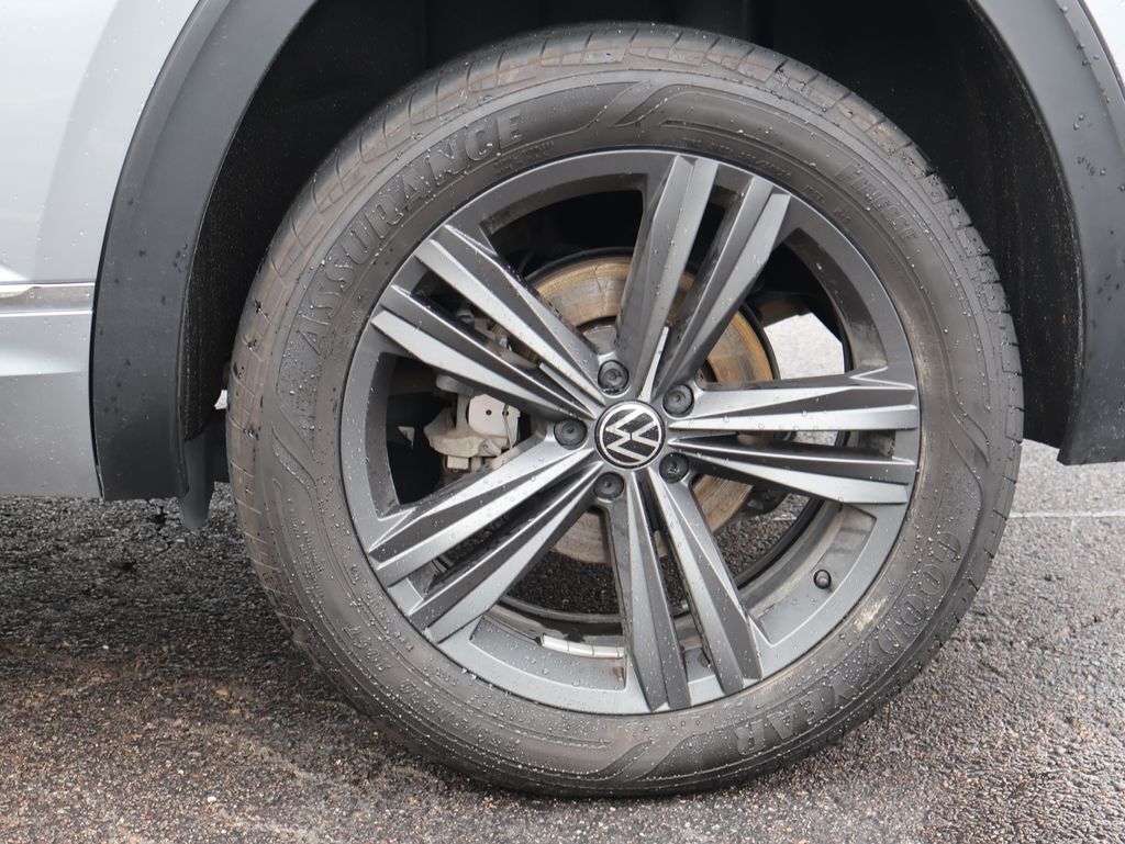 2022 Volkswagen Atlas Cross Sport 3.6L V6 SEL R-Line