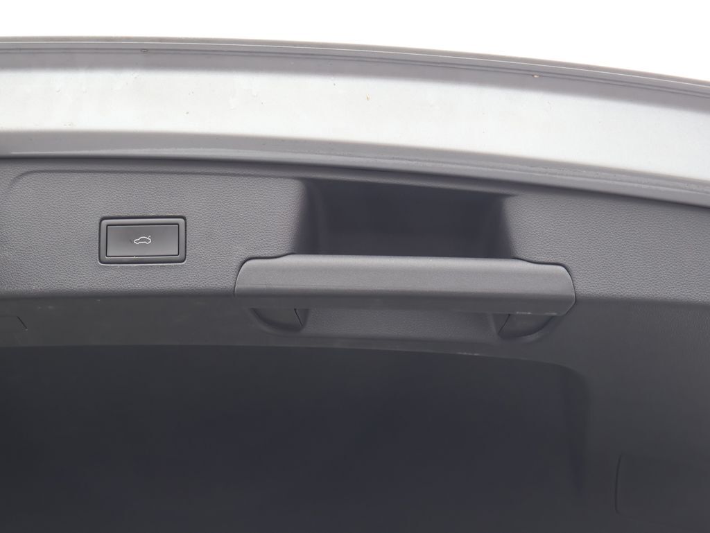 2022 Volkswagen Atlas Cross Sport 3.6L V6 SEL R-Line