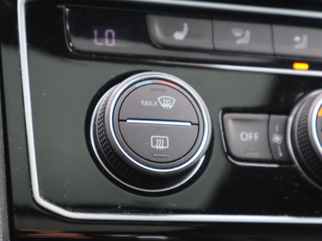 2022 Volkswagen Atlas Cross Sport 3.6L V6 SEL R-Line