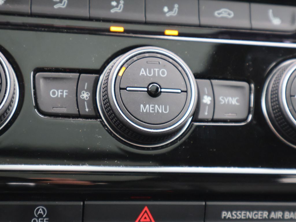 2022 Volkswagen Atlas Cross Sport 3.6L V6 SEL R-Line