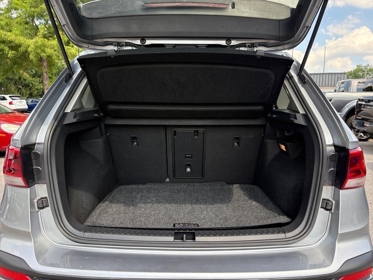 2022 Volkswagen Taos SE, AUTO START/STOP, APPLE CARPLAY/ANDROID AUTO, FORWARD COLLISION WARNING, LANE KEEP ASSIST, BLIND SPOT ALERT, BACKUP CAMERA, PARKING SENSORS, HEATED STEERING WHEEL & SEATS, REMOTE START, CLEAN CARFAX, THIS SUV HAS IT ALL! Virginia Beach VA 2022 Volkswagen Taos SE, AUTO START/STOP, APPLE CARPLAY/ANDROID AUTO, FORWARD COLLISION WARNING, LANE KEEP ASSIST, BLIND SPOT ALERT, BACKUP CAMERA, PARKING SENSORS, HEATED STEERING WHEEL & SEATS, REMOTE START, CLEAN CARFAX, THIS SUV HAS IT ALL! Virginia Beach VA