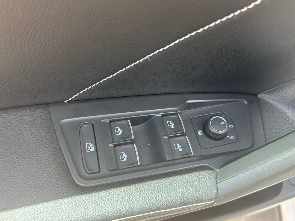 2022 Volkswagen Tiguan 2.0T SE R-Line Black Tampa FL