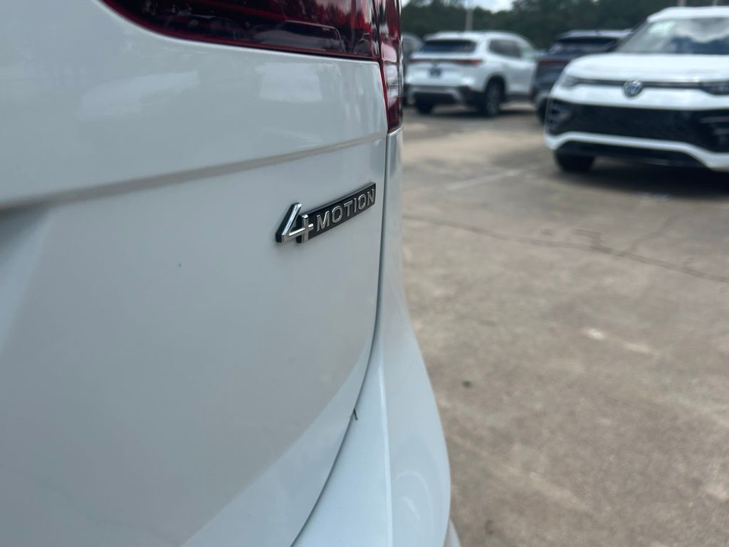 2022 Volkswagen Tiguan 2.0T SE R-Line Black Tampa FL