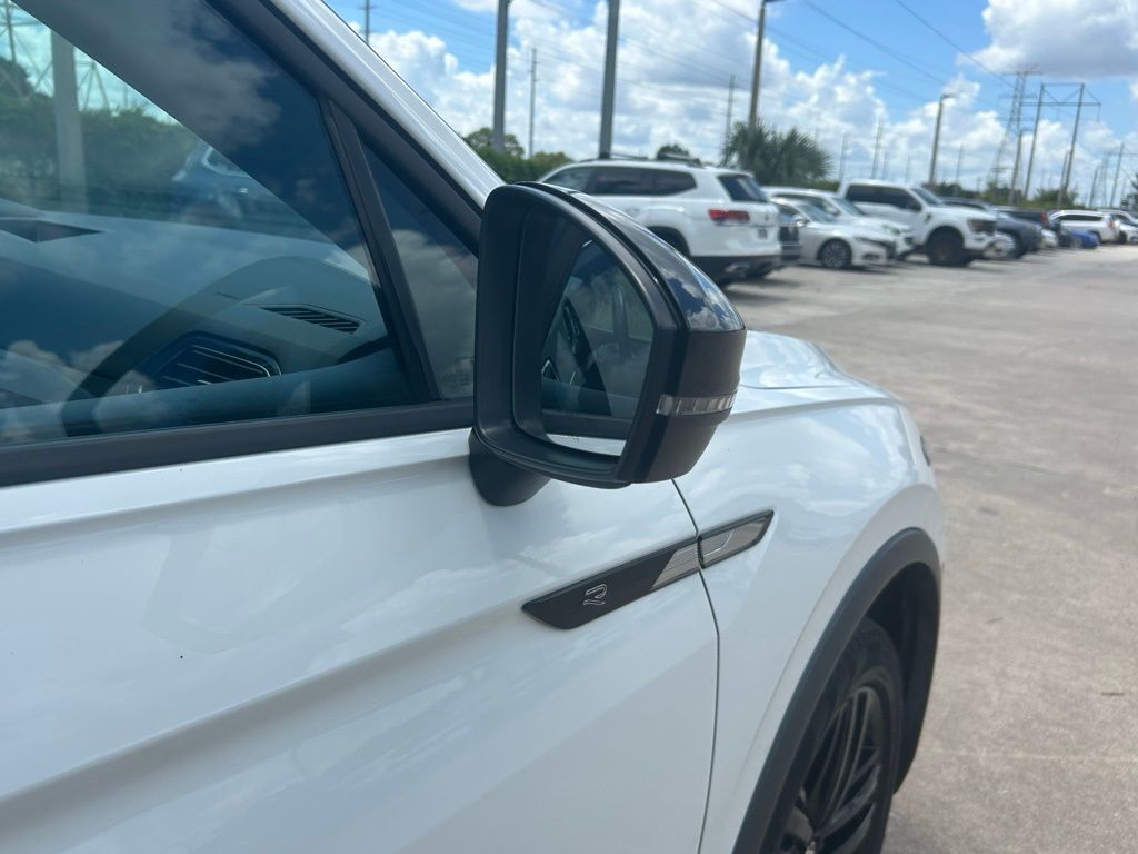2022 Volkswagen Tiguan 2.0T SE R-Line Black Tampa FL