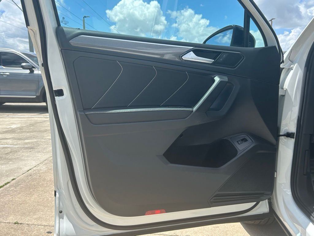 2022 Volkswagen Tiguan 2.0T SE R-Line Black Tampa FL