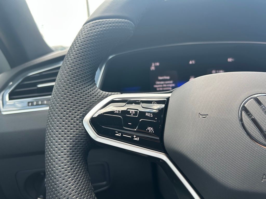 2022 Volkswagen Tiguan 2.0T SE R-Line Black Tampa FL
