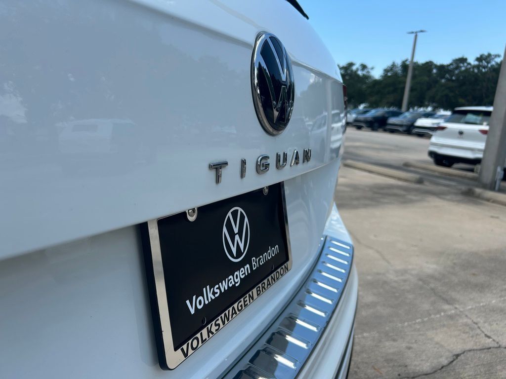 2022 Volkswagen Tiguan 2.0T SE R-Line Black Tampa FL