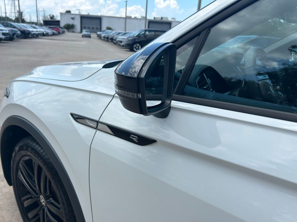 2022 Volkswagen Tiguan 2.0T SE R-Line Black Tampa FL