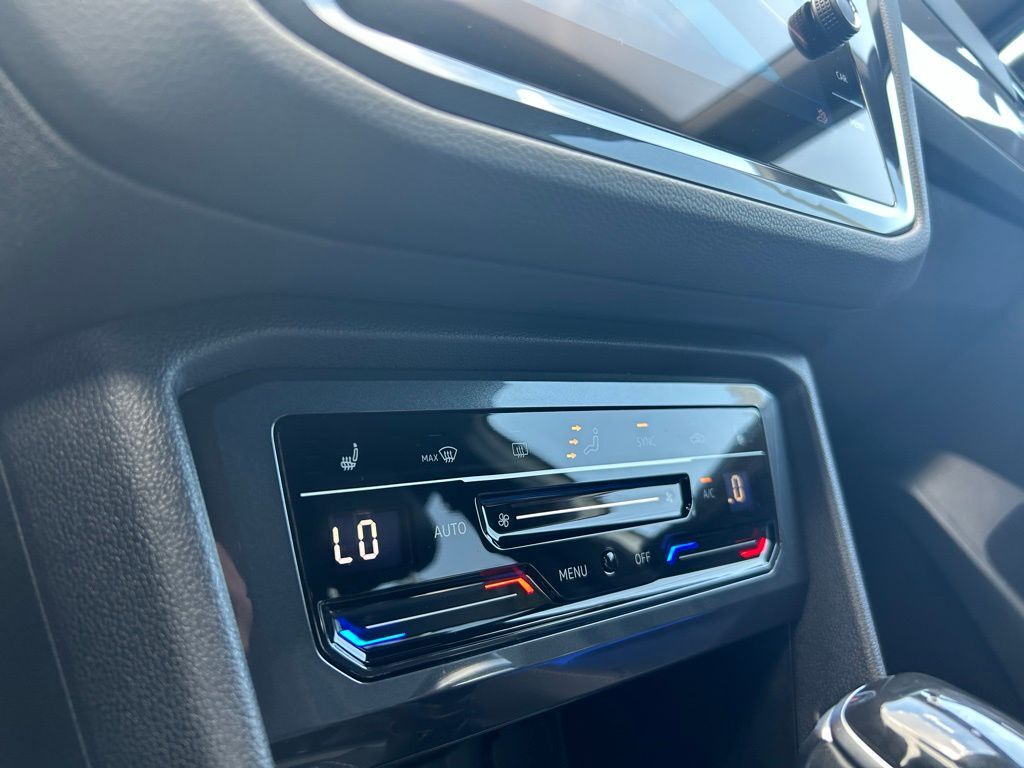 2022 Volkswagen Tiguan 2.0T SE R-Line Black Tampa FL