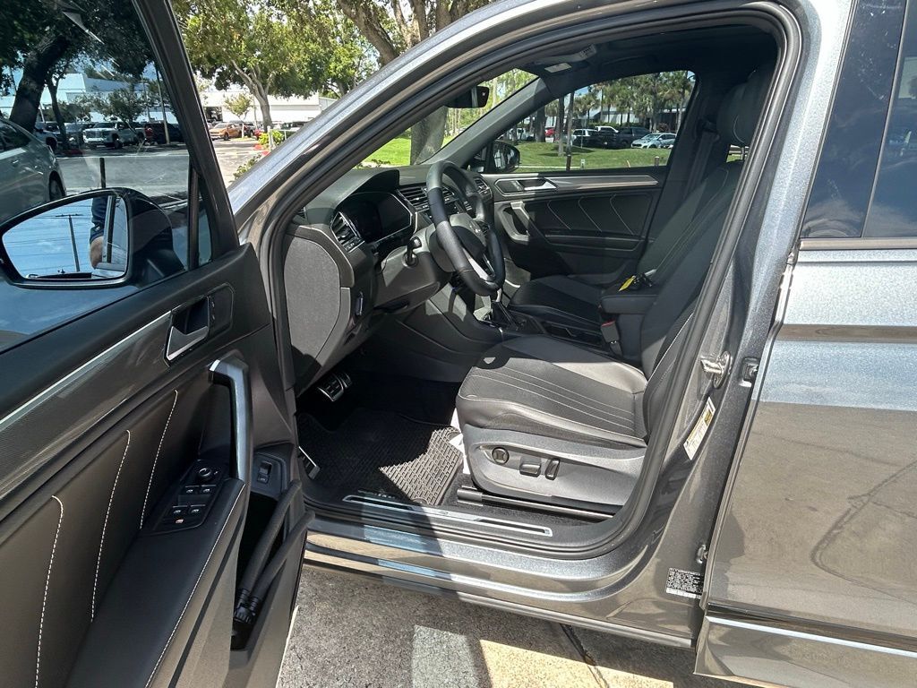 2022 Volkswagen Tiguan 2.0T SE R-Line Black Tampa FL