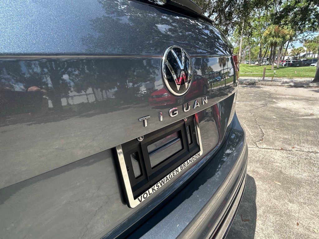 2022 Volkswagen Tiguan 2.0T SE R-Line Black Tampa FL