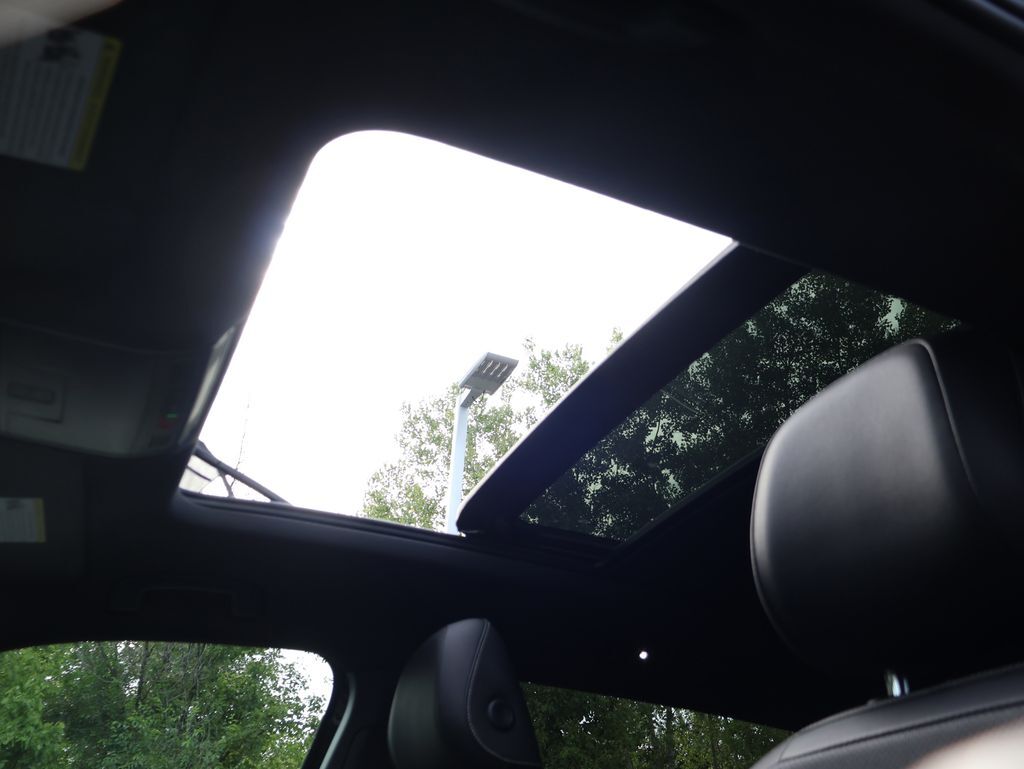 2022 Volkswagen Tiguan 2.0T SEL R-Line