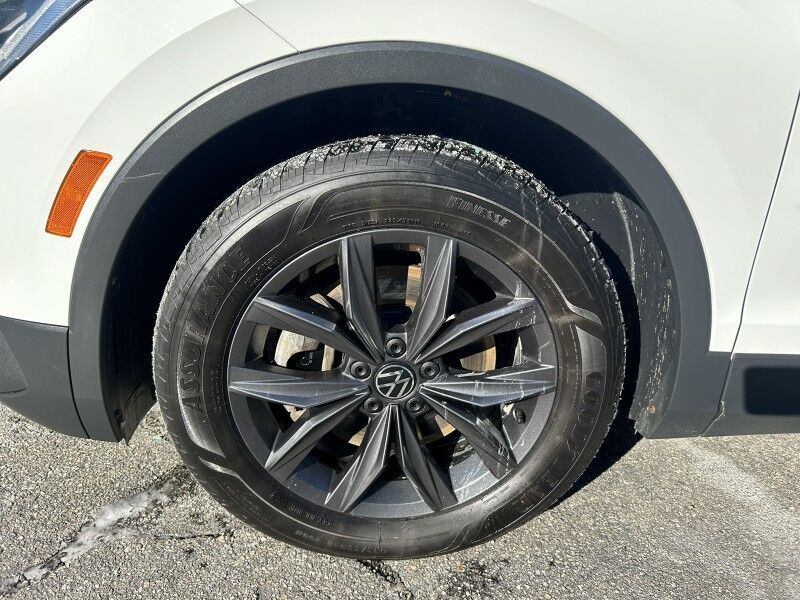 2022 Volkswagen Tiguan SE - PANORAMIC SUNROOF - 1 OWNER Whitinsville MA 2022 Volkswagen Tiguan SE - PANORAMIC SUNROOF - 1 OWNER Whitinsville MA