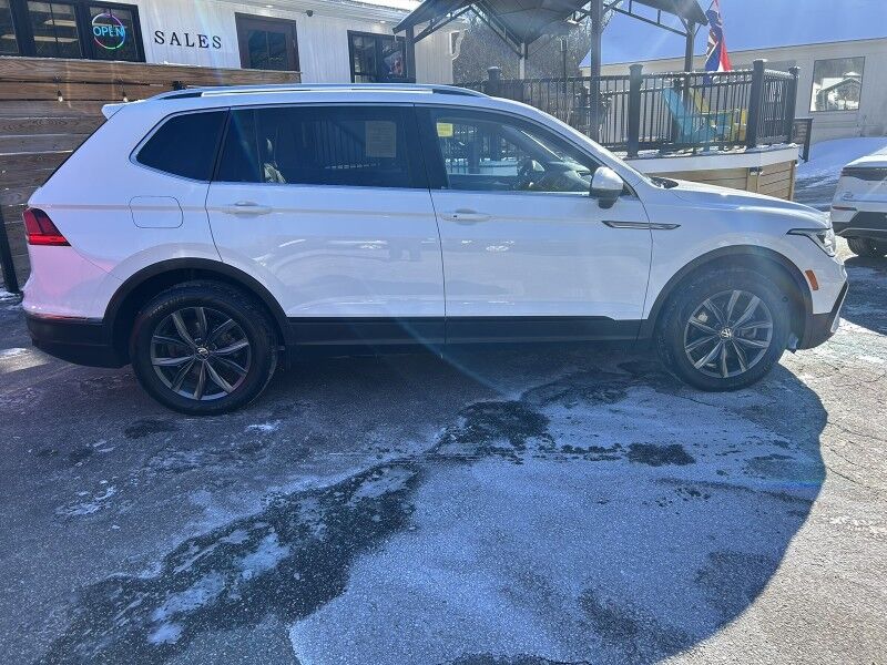 2022 Volkswagen Tiguan SE - PANORAMIC SUNROOF - 1 OWNER Whitinsville MA 2022 Volkswagen Tiguan SE - PANORAMIC SUNROOF - 1 OWNER Whitinsville MA