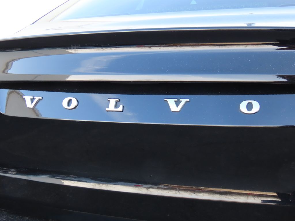2022 Volvo S90 B6 Momentum
