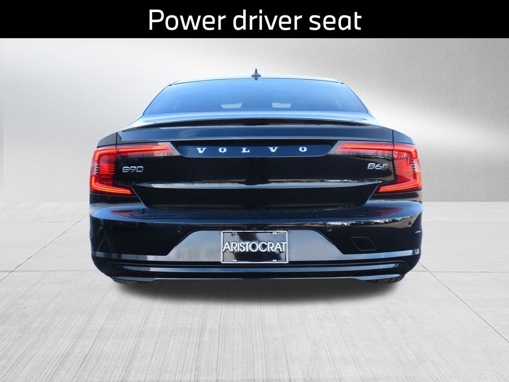 2022 Volvo S90 B6 Momentum