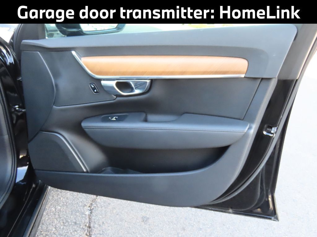 2022 Volvo S90 B6 Momentum