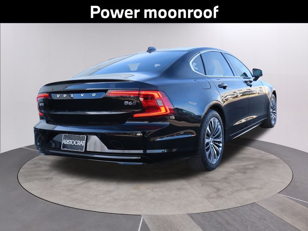 2022 Volvo S90 B6 Momentum