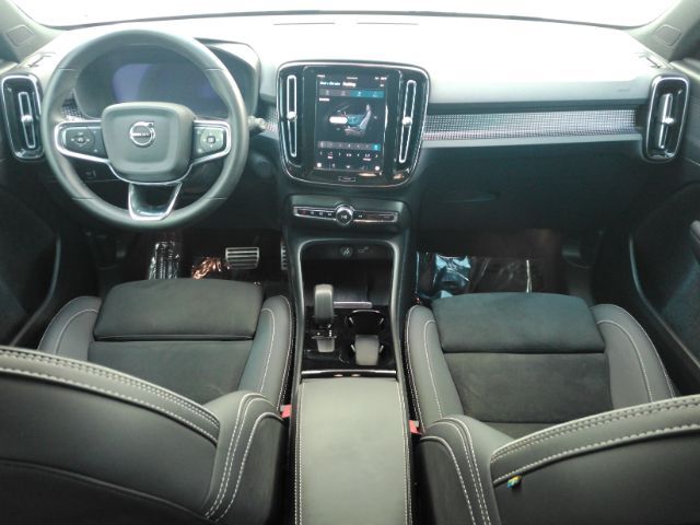 2022 Volvo XC40 Recharge Pure Electric P8 Twin Plus 2022 Volvo XC40 Recharge Pure Electric P8 Twin Plus