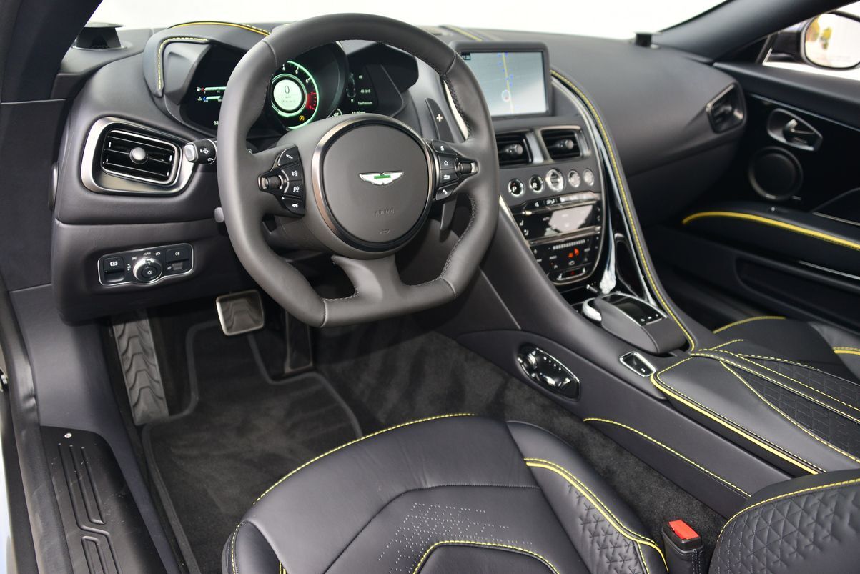 2023 Aston Martin DBS