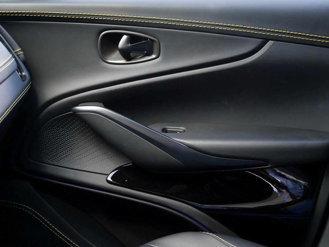 2023 Aston Martin DBX 707 707 Lawrence KS
