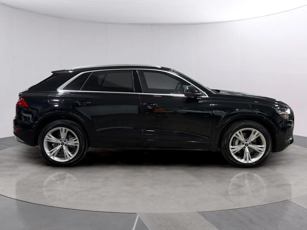 2023 Audi Q8 55 Premium quattro