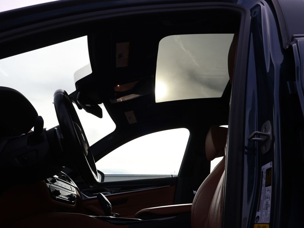 2023 BMW 5 Series M550i xDrive