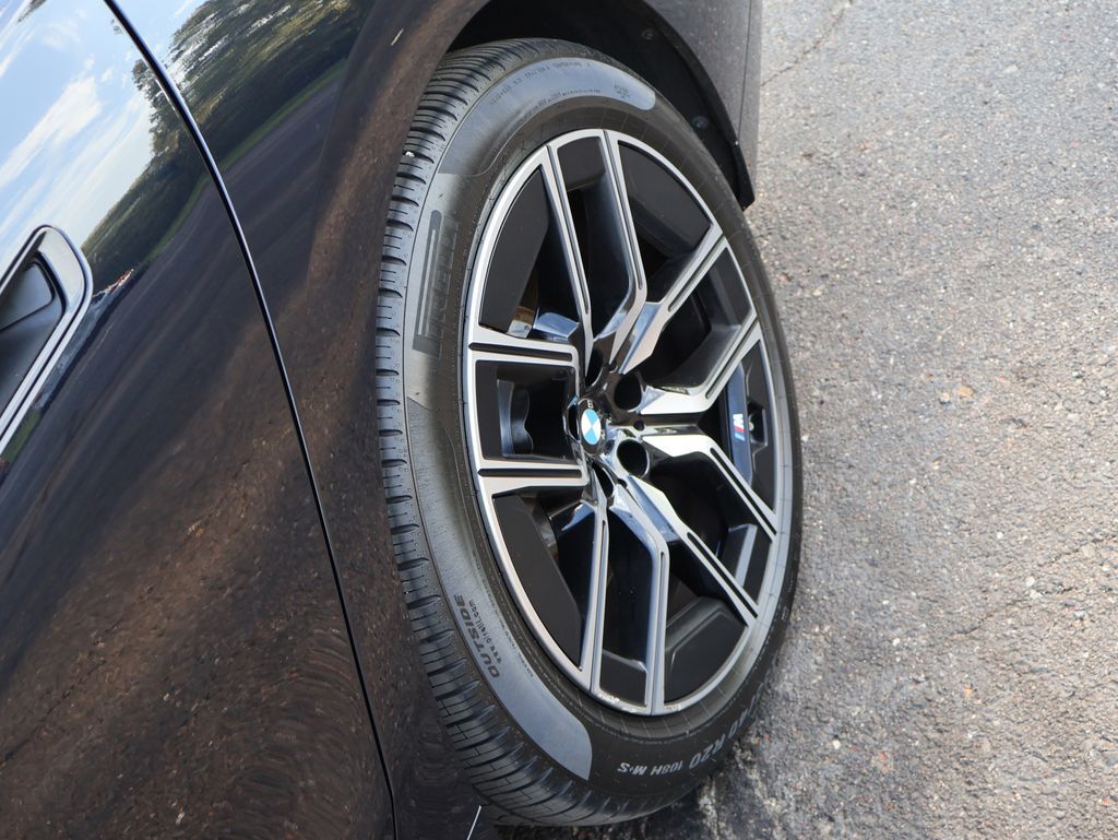 2023 BMW 7 Series 760i xDrive