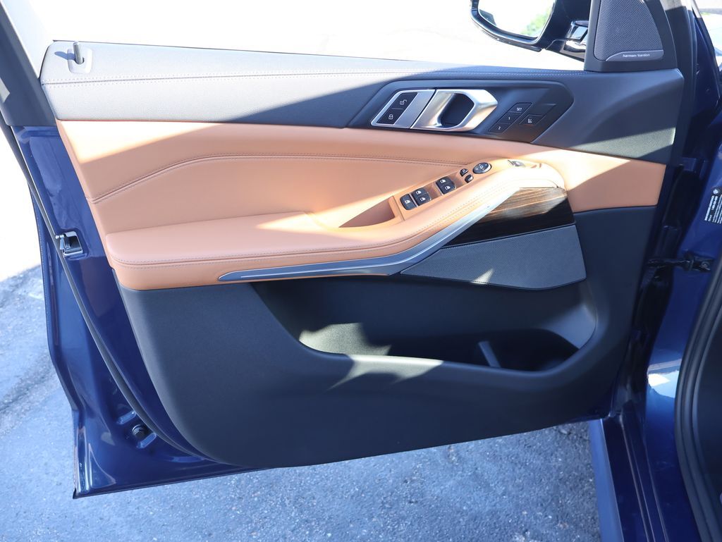 2023 BMW X5 M50i