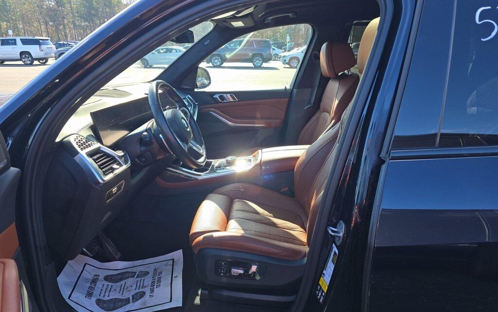 2023 BMW X7 M60i 2023 BMW X7 M60i