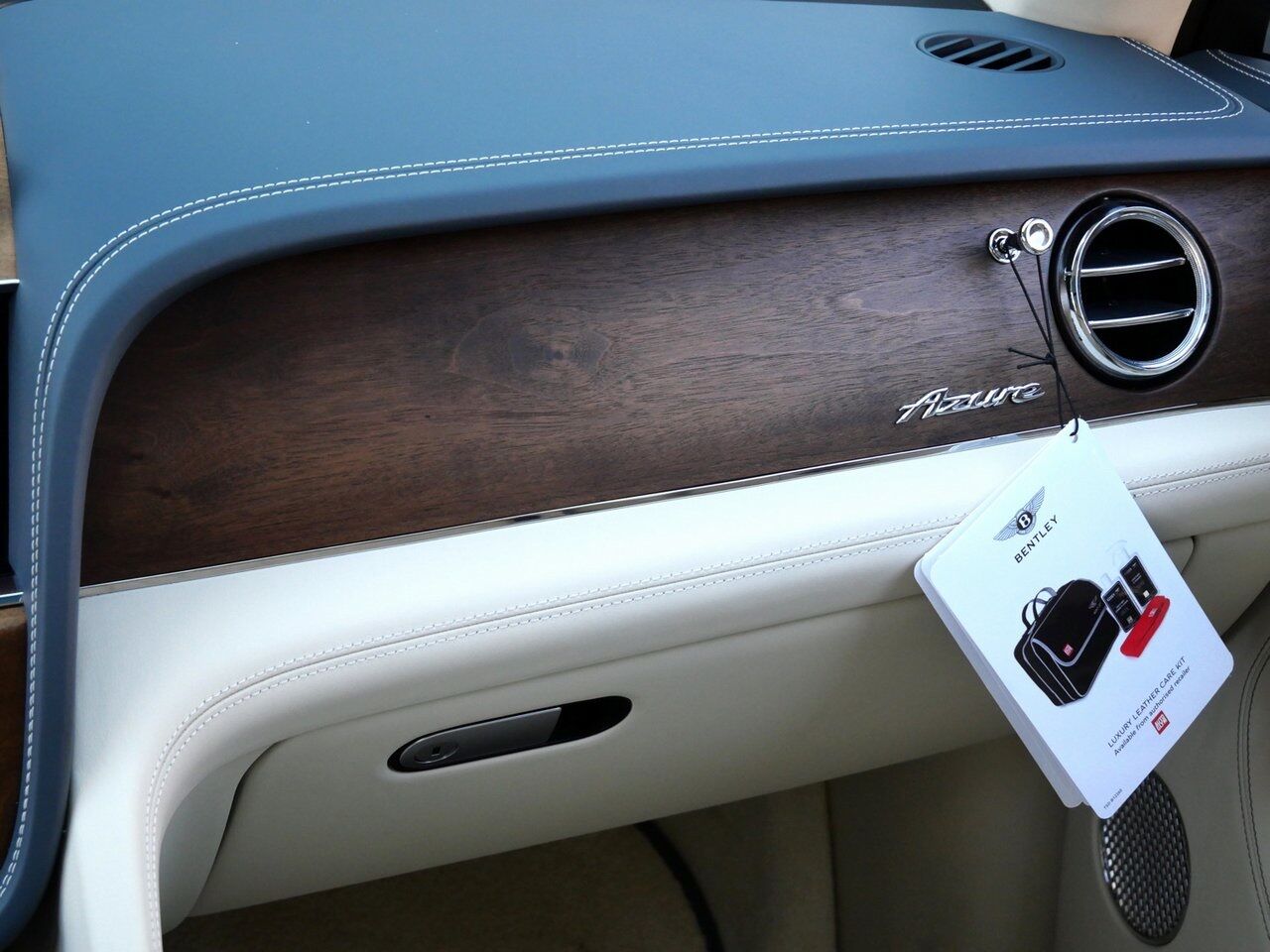 2023 Bentley Bentayga Azure Azure Lawrence KS