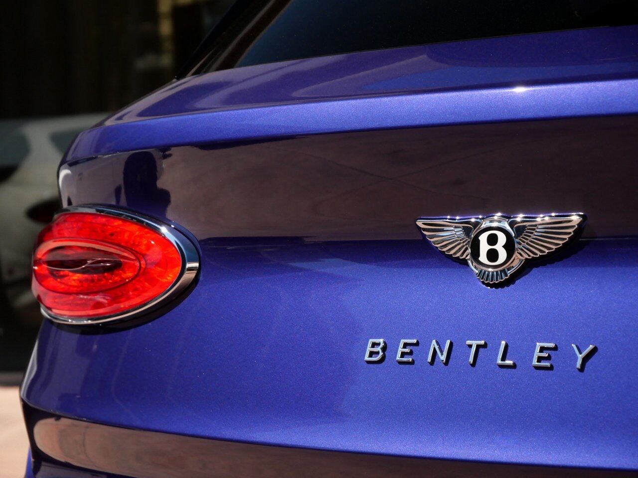 2023 Bentley Bentayga Azure Azure Lawrence KS