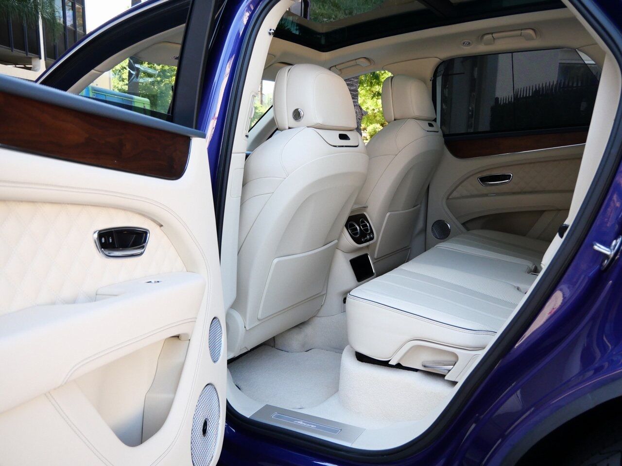 2023 Bentley Bentayga Azure Azure Lawrence KS