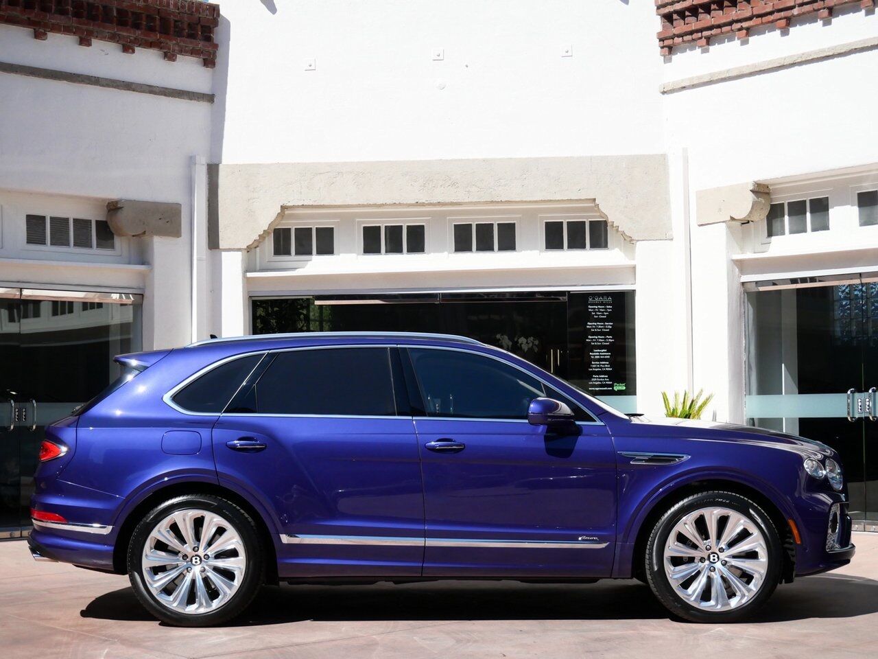 2023 Bentley Bentayga Azure Azure Lawrence KS
