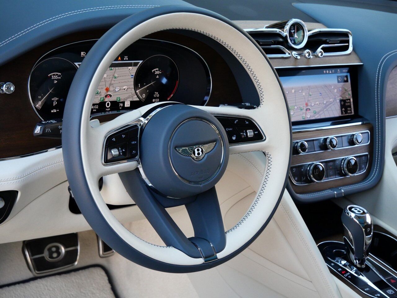 2023 Bentley Bentayga Azure Azure Lawrence KS