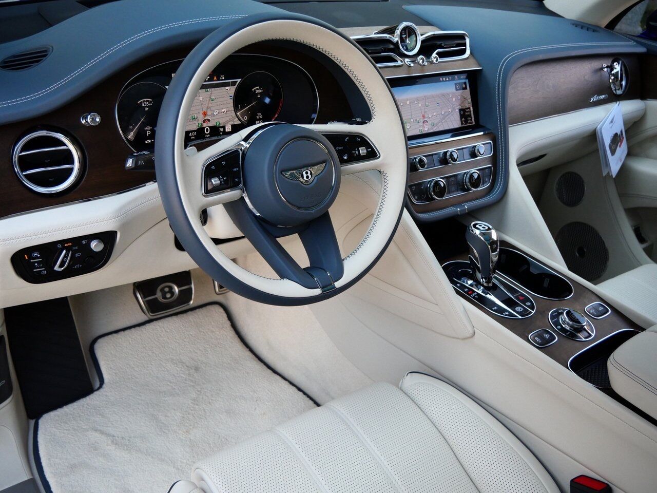 2023 Bentley Bentayga Azure Azure Lawrence KS