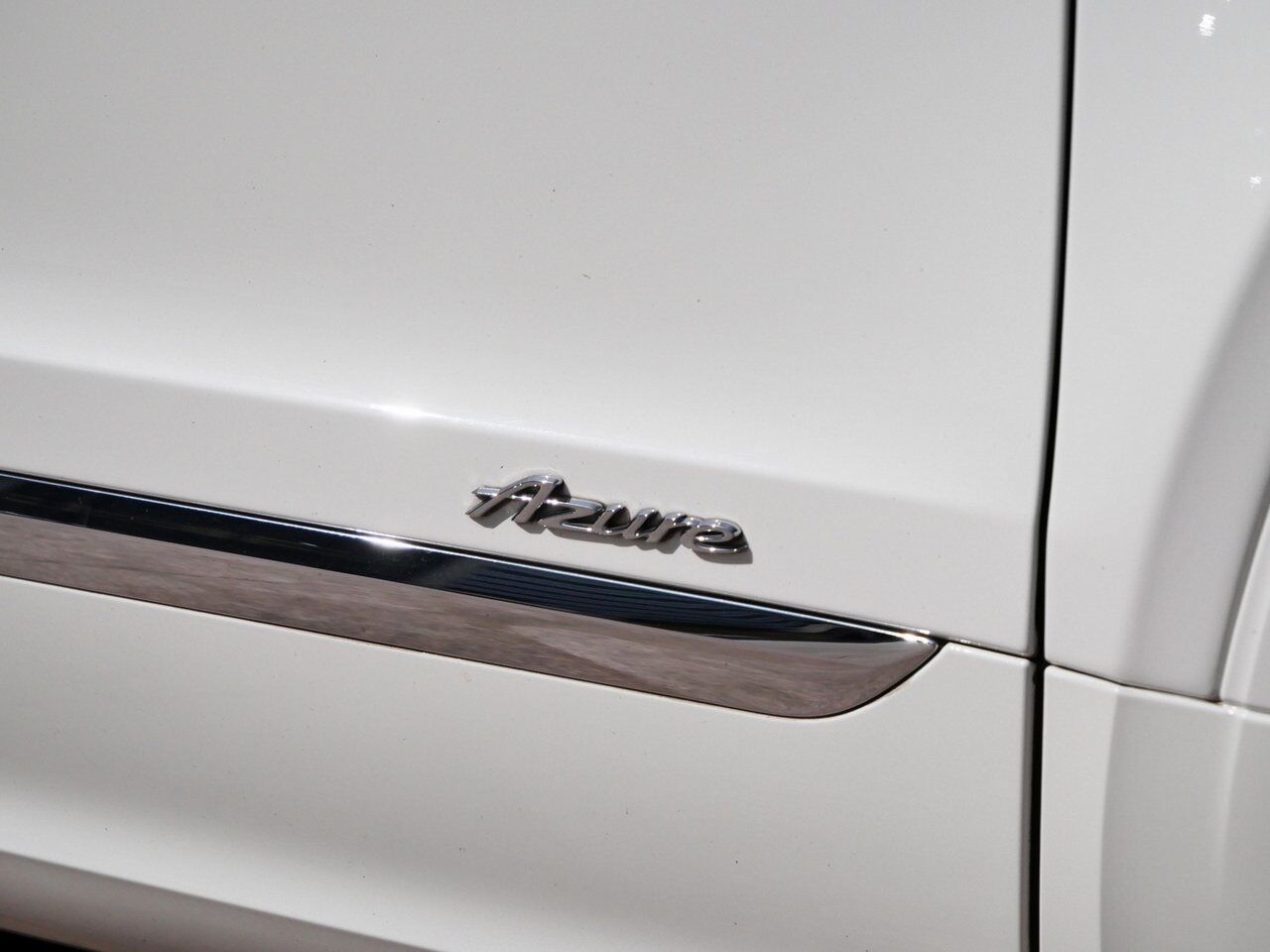 2023 Bentley Bentayga Azure Azure Lawrence KS