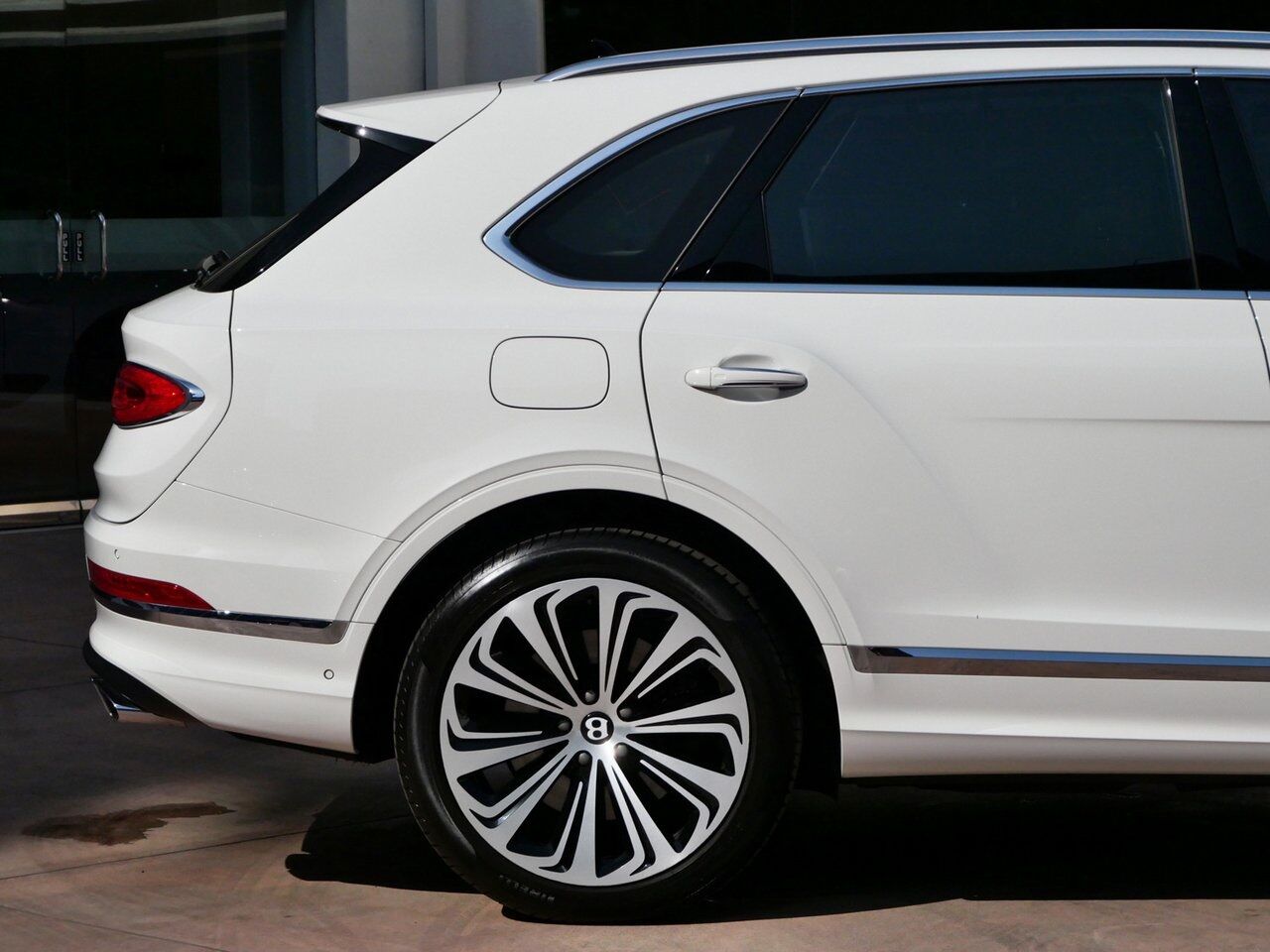 2023 Bentley Bentayga Azure Azure Lawrence KS