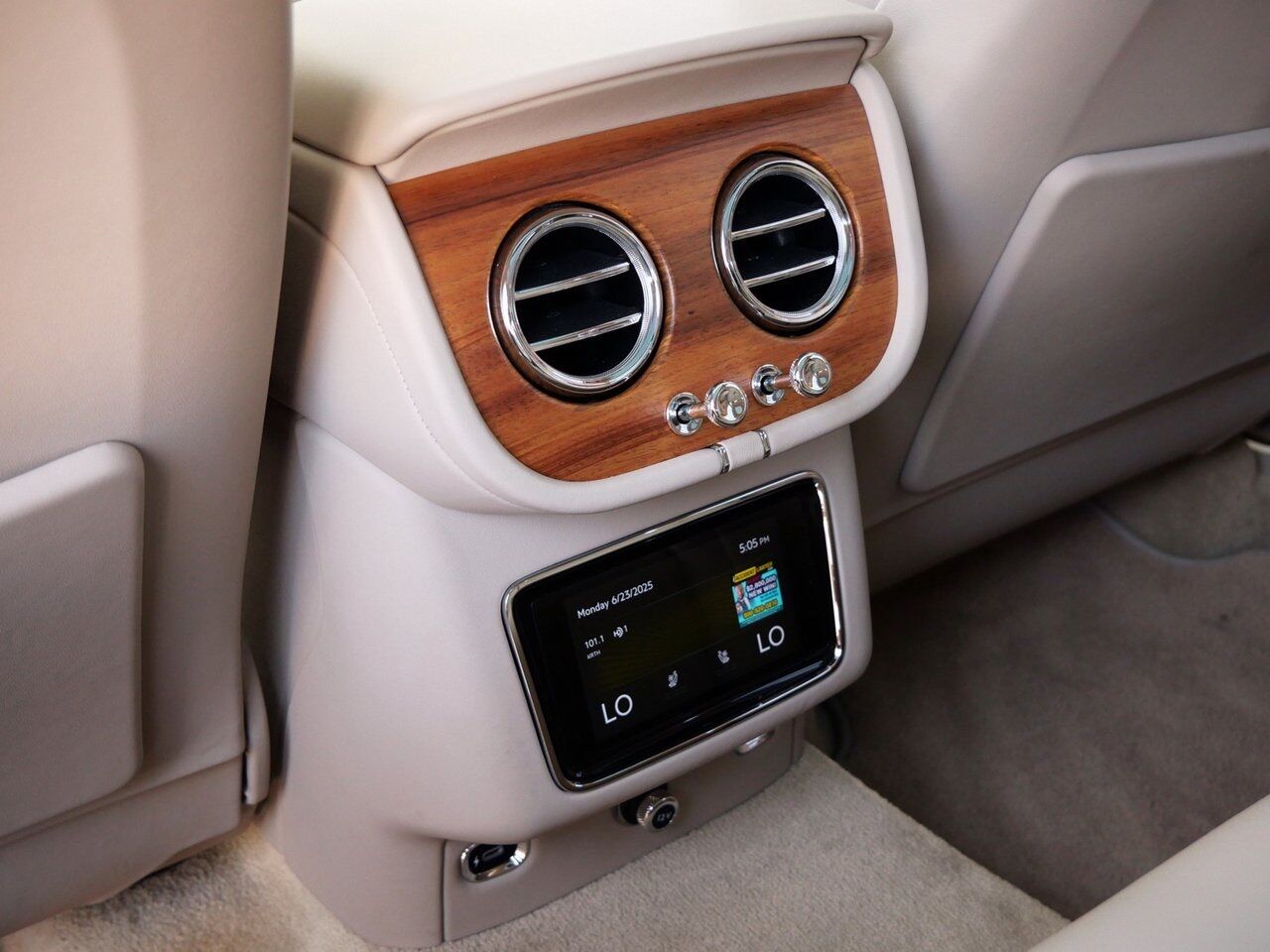 2023 Bentley Bentayga Azure Azure Lawrence KS