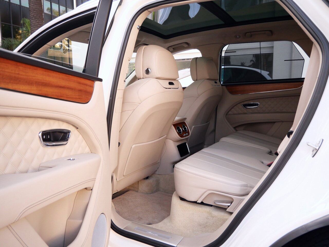 2023 Bentley Bentayga Azure Azure Lawrence KS