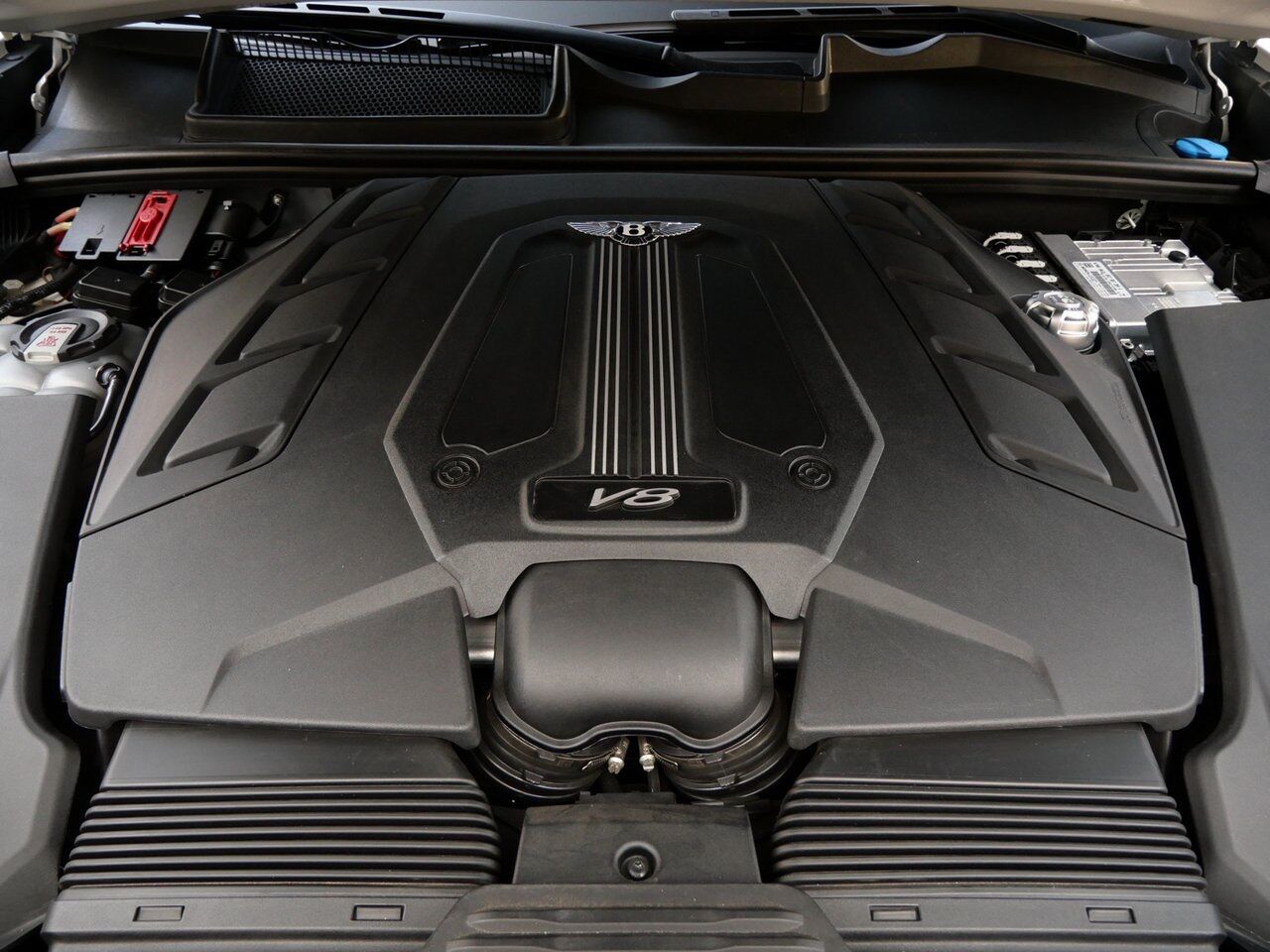 2023 Bentley Bentayga Azure Azure Lawrence KS