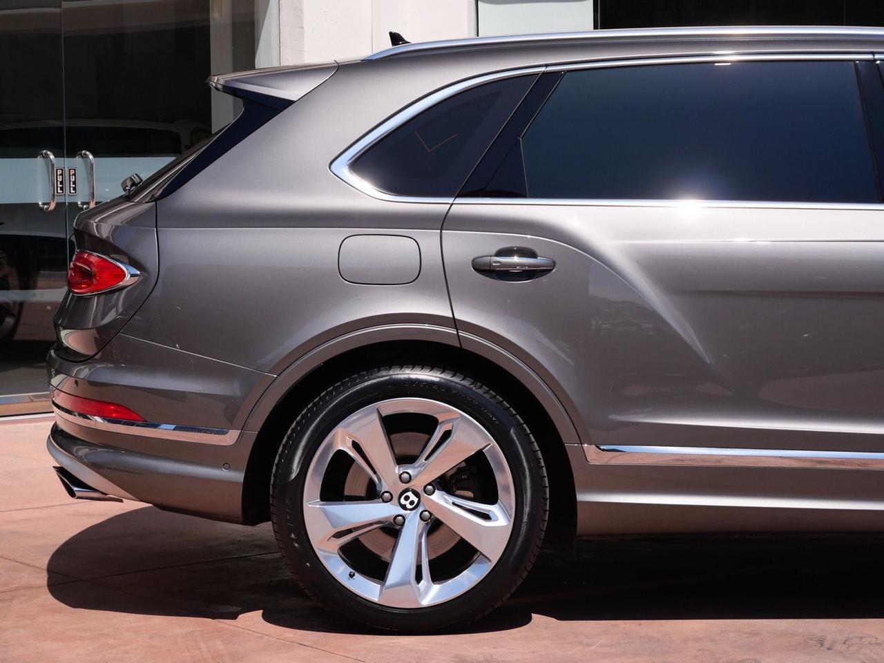 2023 Bentley Bentayga EWB Azure Azure Lawrence KS
