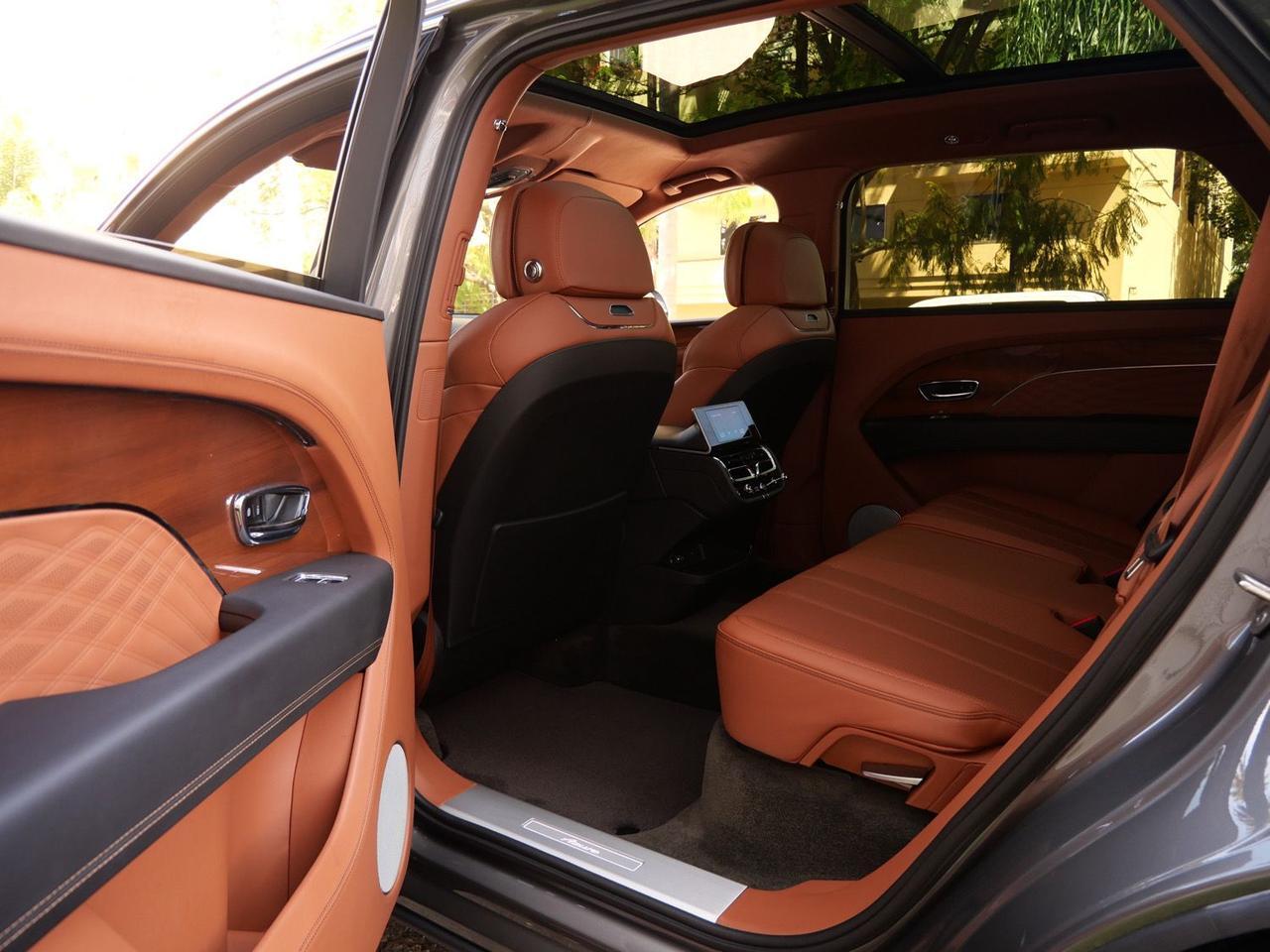 2023 Bentley Bentayga EWB Azure Azure Lawrence KS