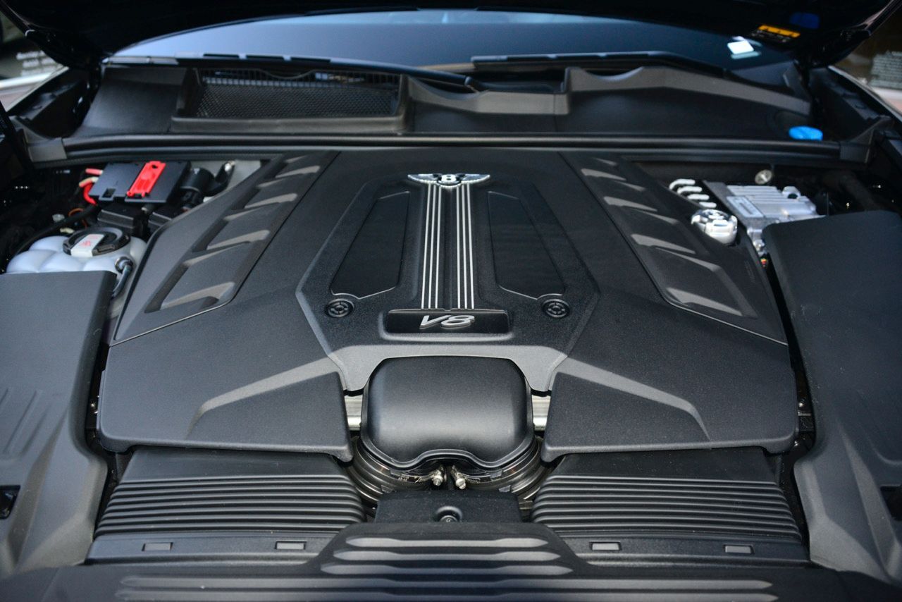 2023 Bentley Bentayga EWB Azure Azure Lawrence KS