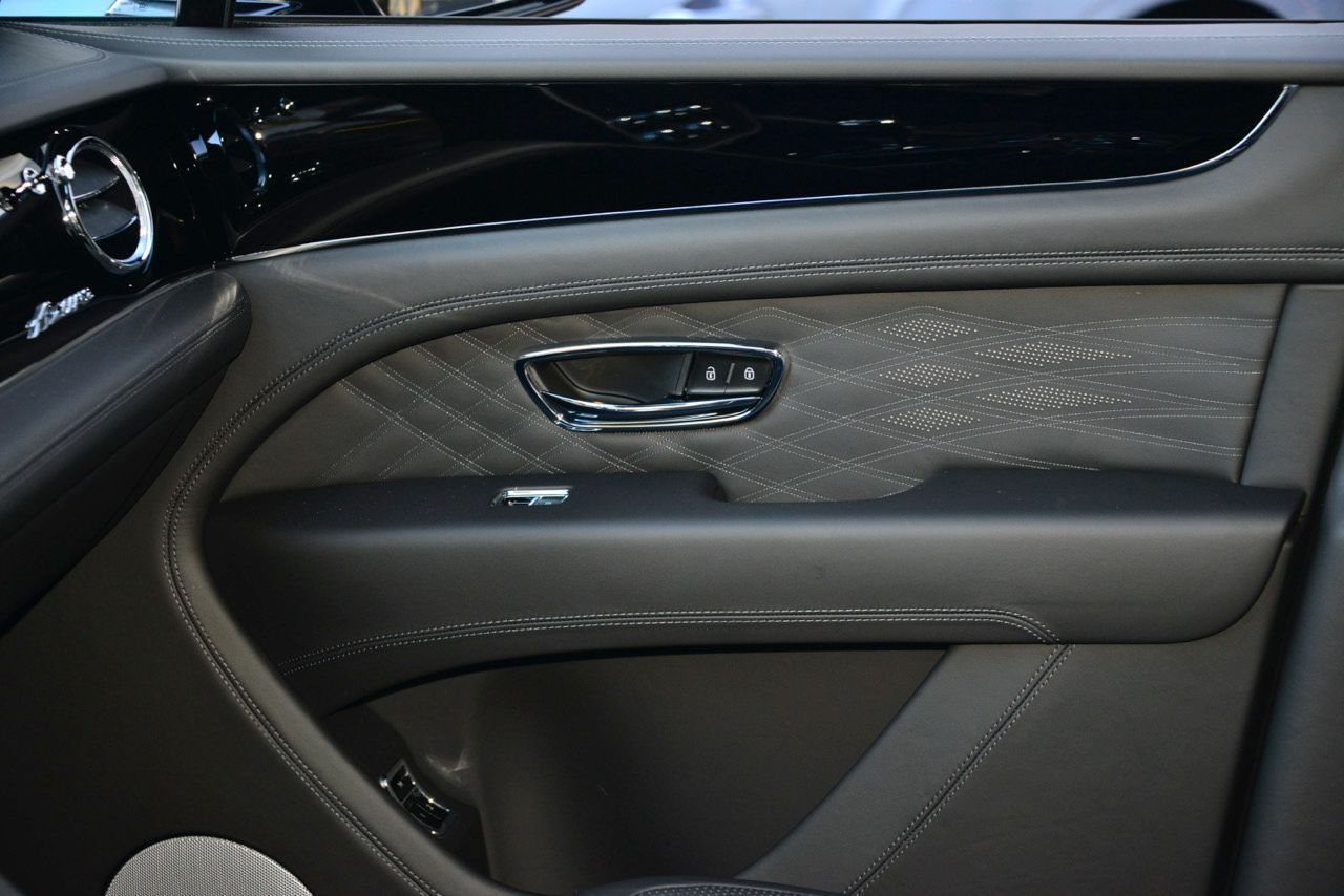 2023 Bentley Bentayga EWB Azure Azure Lawrence KS