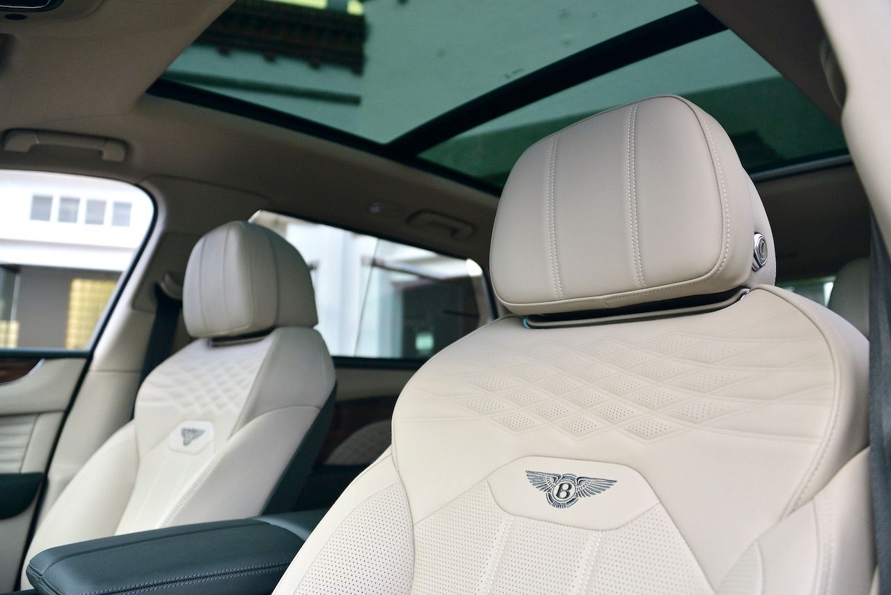 2023 Bentley Bentayga EWB Azure Azure Lawrence KS