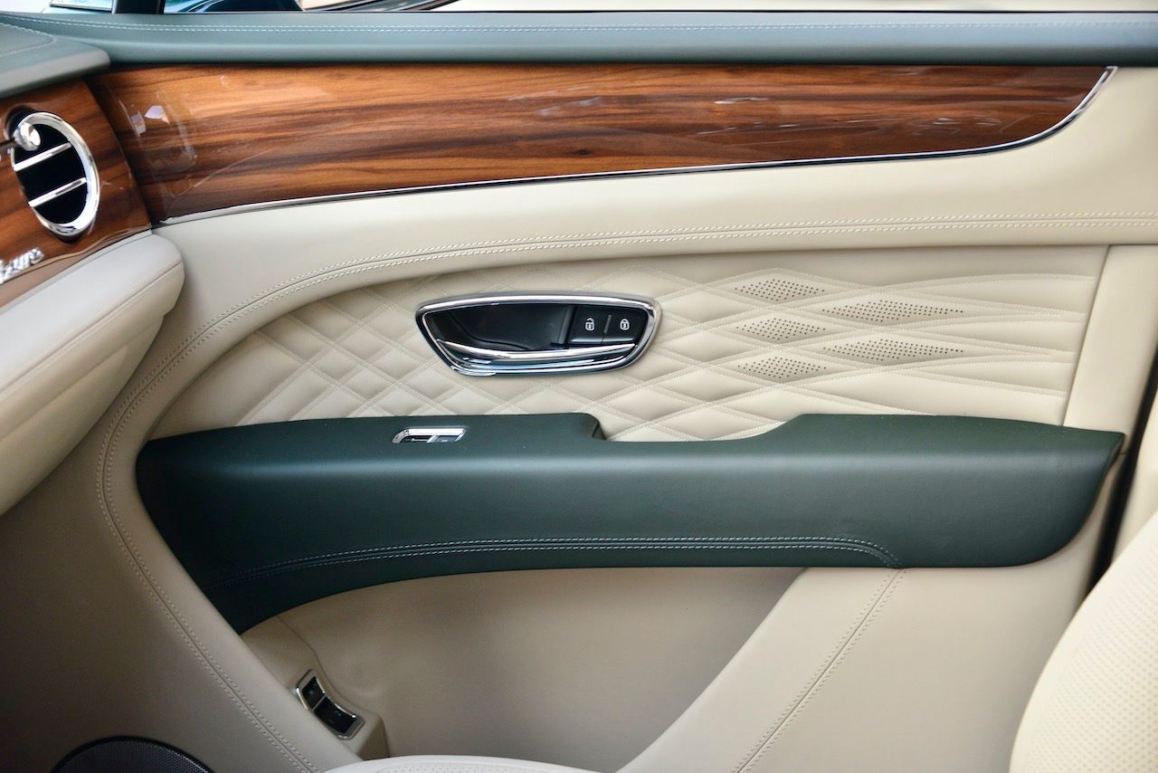 2023 Bentley Bentayga EWB Azure Azure Lawrence KS