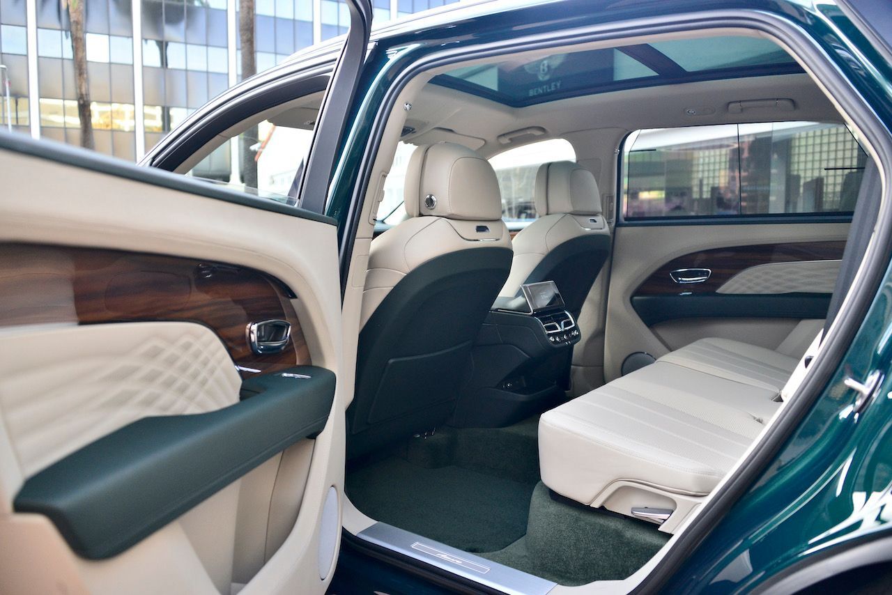 2023 Bentley Bentayga EWB Azure Azure Lawrence KS