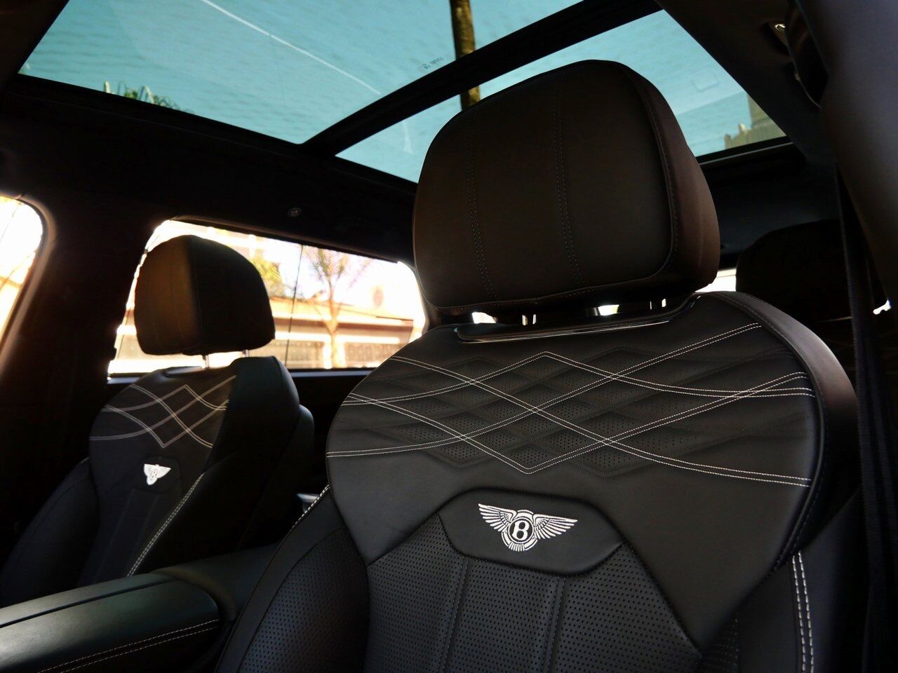 2023 Bentley Bentayga EWB Azure First Edition Azure First Edition Lawrence KS