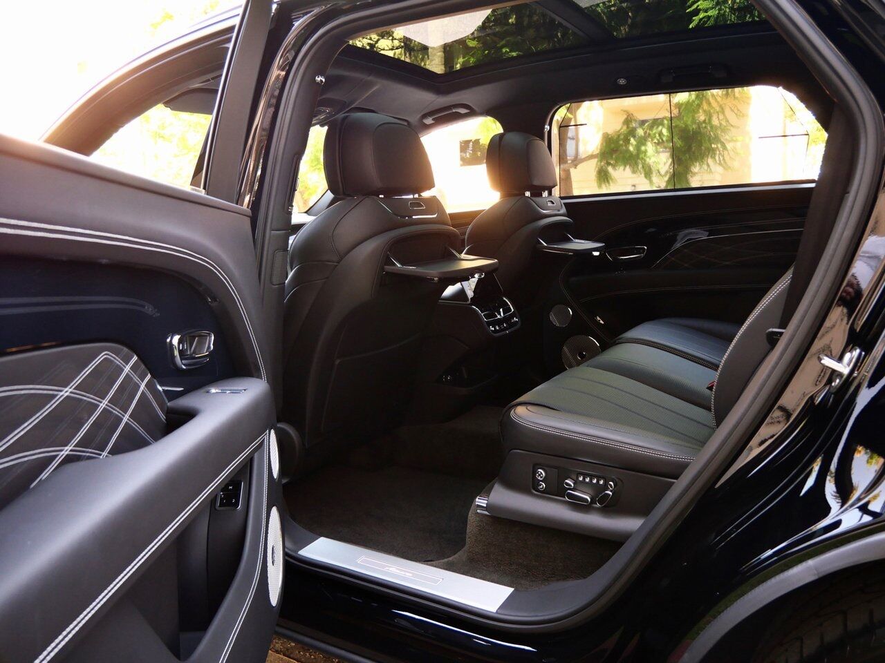 2023 Bentley Bentayga EWB Azure First Edition Azure First Edition Lawrence KS